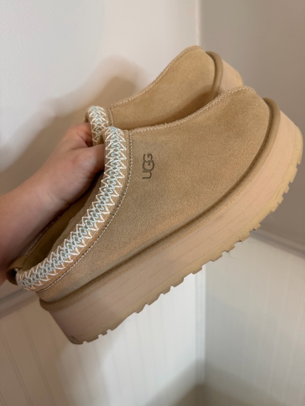 UGG Tazz II Sand Platform Slippers Size 8